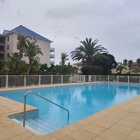 Tres Beau 28m2 Dans De Standing Avec Piscine
